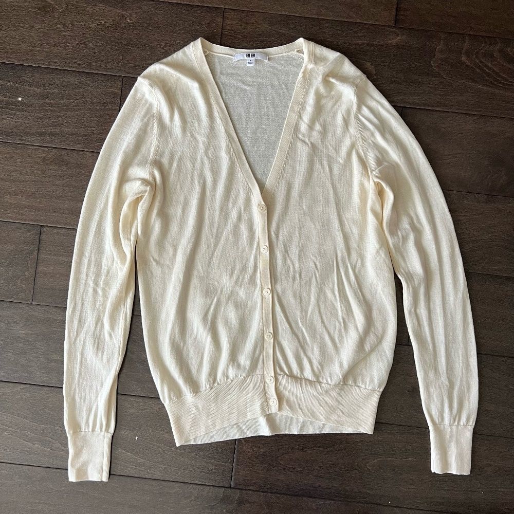 Uniqlo - Extra Fine Merino V-Neck Cardigan - Cream - Size S